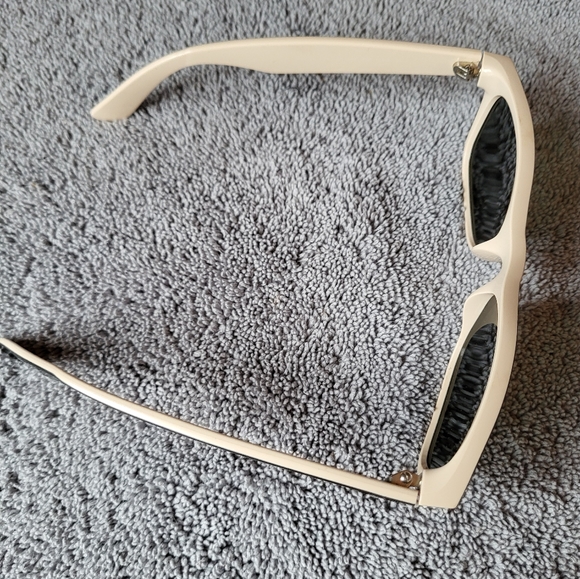 Rayban - Picture 2 of 5